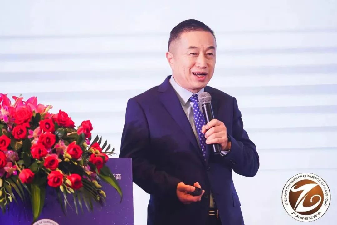 ag真人平台官方软件陈利浩获在粤浙商“精神榜样奖”